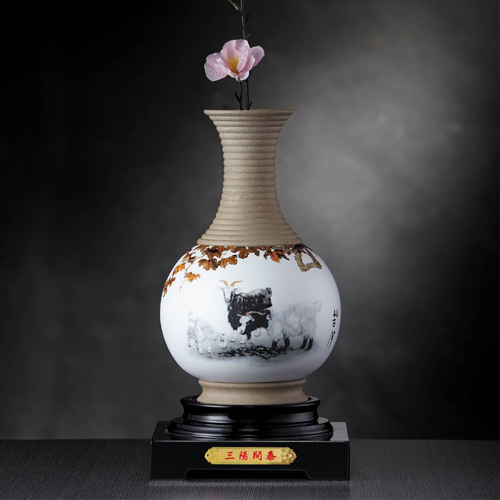 玉映砂装饰花瓶——三阳开泰